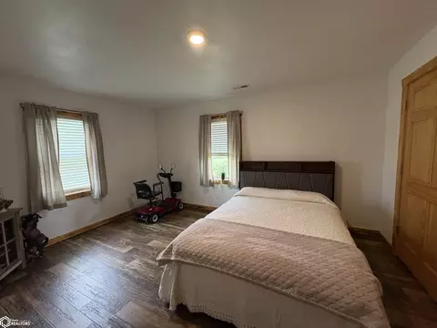 Bedroom - 213 S Maple, Cincinnati, IA 52549 photo 1 of 5