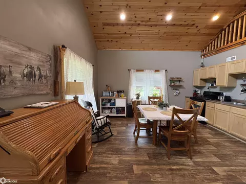Dining - 213 S Maple, Cincinnati, IA 52549 photo 1 of 3