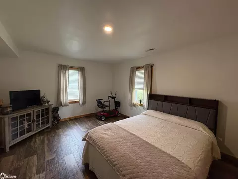 Bedroom - 213 S Maple, Cincinnati, IA 52549 photo 2 of 5