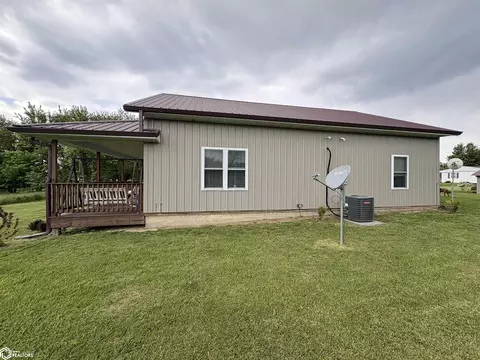 Exterior - 213 S Maple, Cincinnati, IA 52549 photo 3 of 14