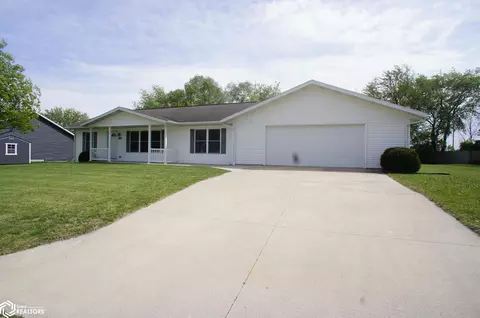 604 Oakwood Dr, Webster City, IA 50595