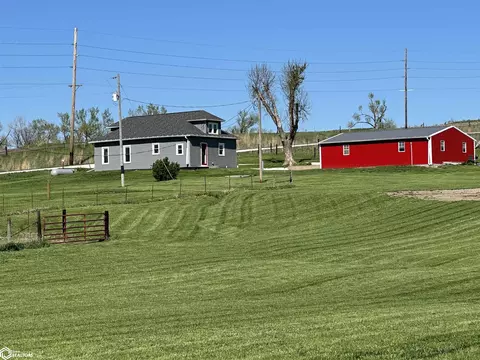 1412 150th St, Corning, IA 50841