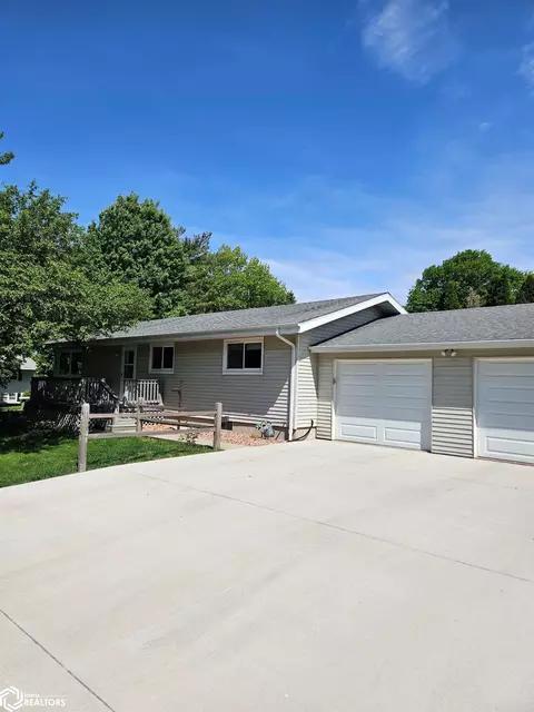 532 S 2nd Ave, Danville, IA 52623