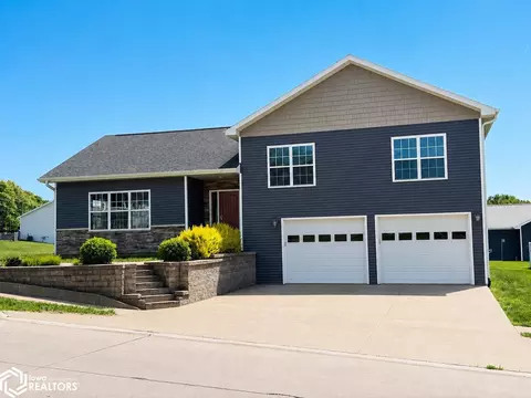 302 33rd St, Fort Madison, IA 52627