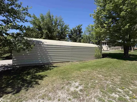 Exterior - 5256 4th St, Melrose, IA 52569 photo 8 of 9