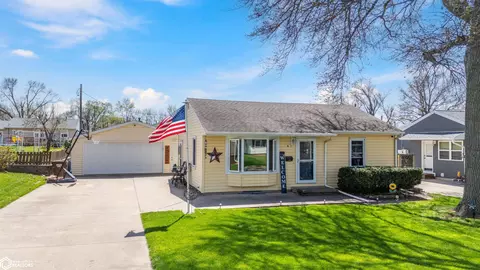 1603 Elder Dr, Marshalltown, IA 50158
