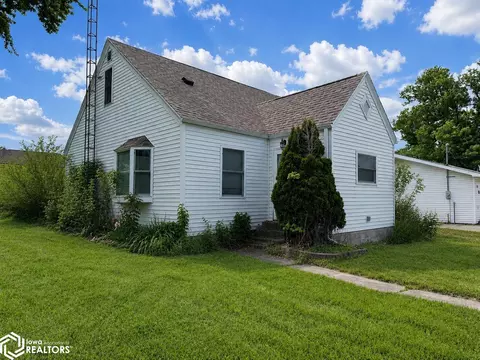 301 Spruce St, Montrose, IA 52639
