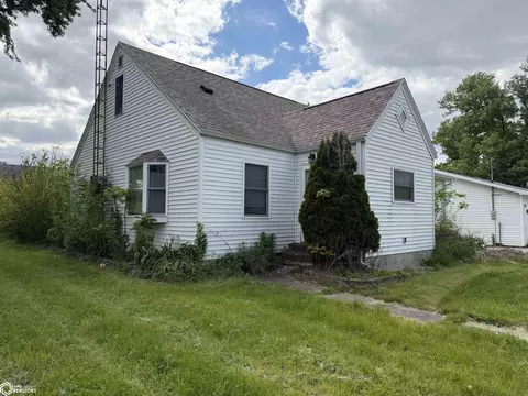 301 Spruce St, Montrose, IA 52639