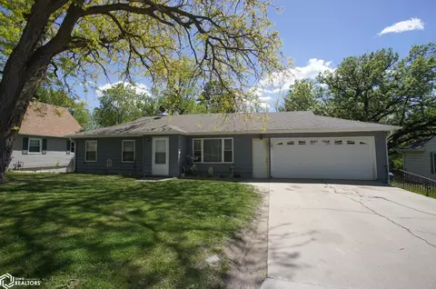 612 Lincoln Dr, Webster City, IA 50595