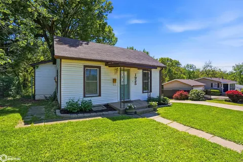 1925 Division St, Burlington, IA 52601