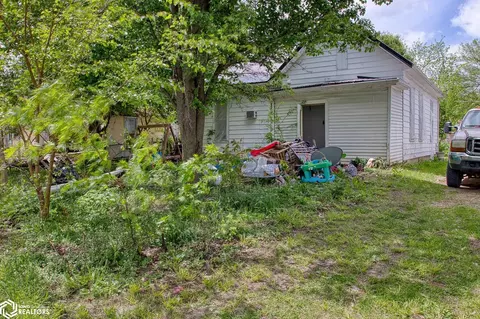 515 S 16th St, Centerville, IA 52544