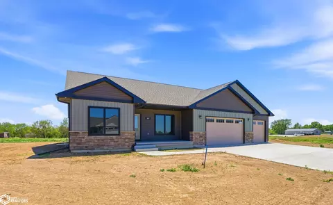 507 Sunset Dr, New London, IA 52645
