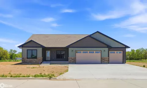 507 Sunset Dr, New London, IA 52645