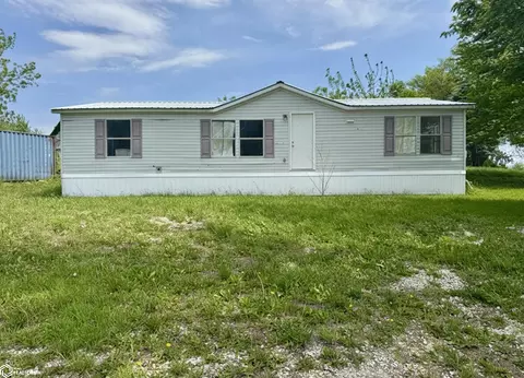 1676 South St, Delphos, IA 50860