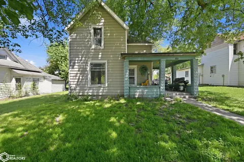 102 E 2nd St, Villisca, IA 50864