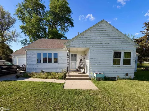 210 W Cedar St, Hubbard, IA 50122