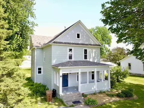 1016 Elm St, Grinnell, IA 50112