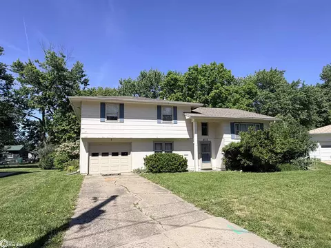 1006 Sunny Ln, Fairfield, IA 52556