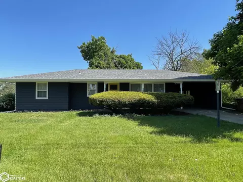 711 12th Ave, Grinnell, IA 50112