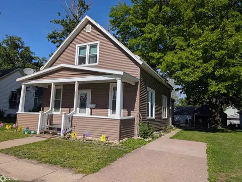 318 Swan St, West Burlington, IA 52655