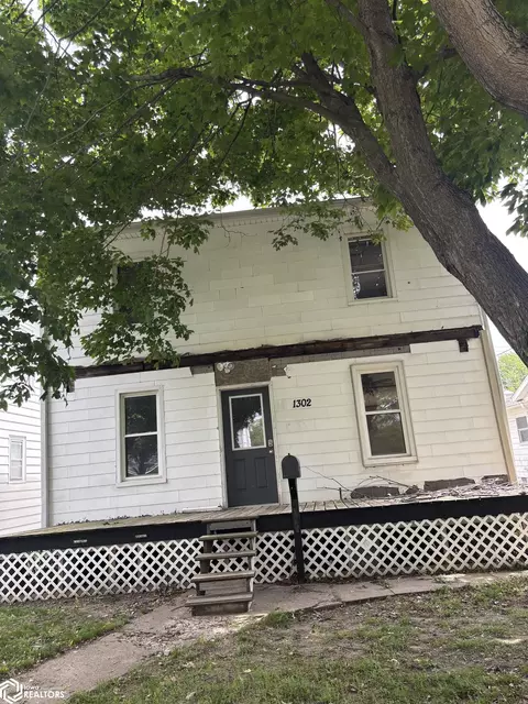 1302 S 14 St, Burlington, IA 52601