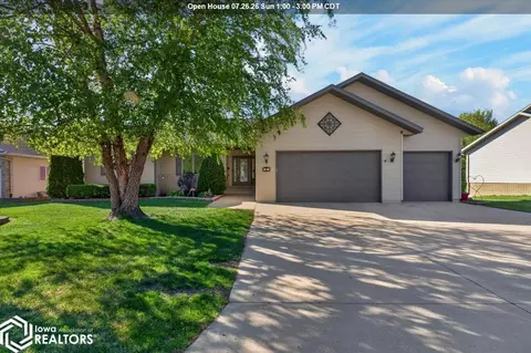 20 Lido Rd, Clear Lake, IA 50428