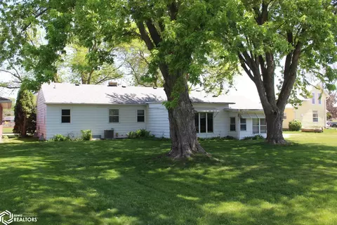 Exterior - 960 Front St, Garner, IA 50438 photo 4 of 7