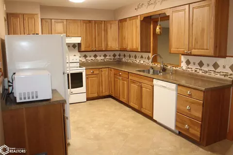 Kitchen - 960 Front St, Garner, IA 50438 photo 1 of 3