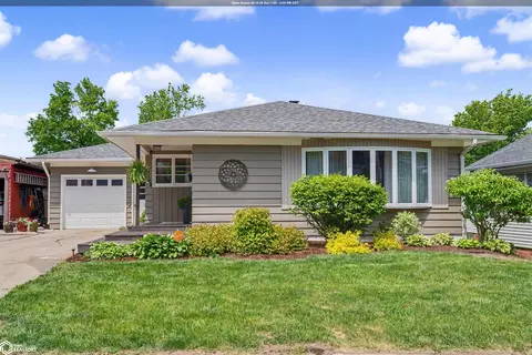 410 N 9th St, Marshalltown, IA 50158