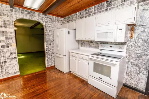 Kitchen - 506 E Maple Ave, Conrad, IA 50621 photo 3 of 4