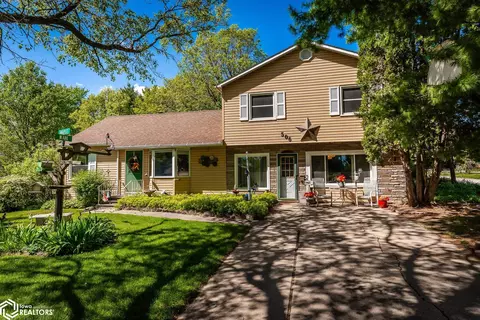 Exterior - 506 E Maple Ave, Conrad, IA 50621 photo 2 of 8