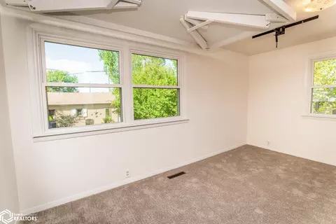 Bedroom - 506 E Maple Ave, Conrad, IA 50621 photo 9 of 11