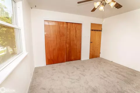 Bedroom - 506 E Maple Ave, Conrad, IA 50621 photo 5 of 11