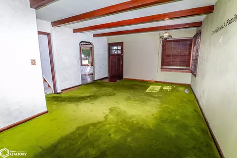 Living - 506 E Maple Ave, Conrad, IA 50621 photo 3 of 4
