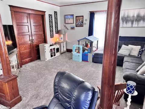 Living - 601 Humboldt Ave, Bode, IA 50519 photo 4 of 5
