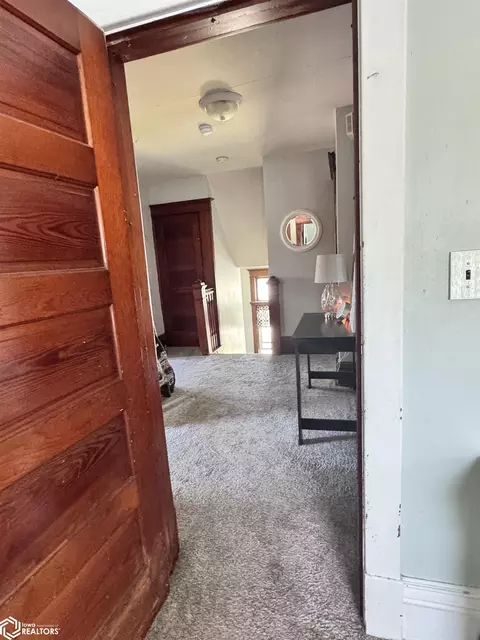 Entry Way - 601 Humboldt Ave, Bode, IA 50519 photo 2 of 10