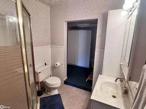 Bath - 601 Humboldt Ave, Bode, IA 50519 photo 1 of 3