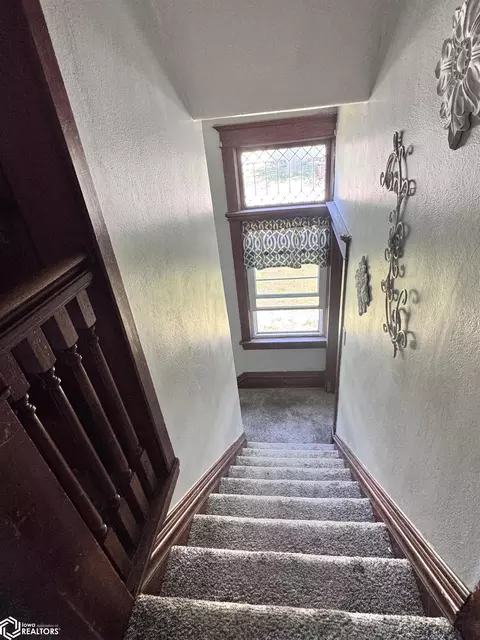 Entry Way - 601 Humboldt Ave, Bode, IA 50519 photo 5 of 10