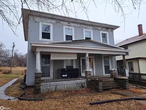 105 S 6th St, Burlington, IA 52601