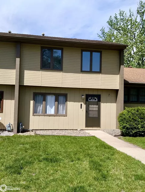 110 Sweetgrass Ln, Forest City, IA 50436