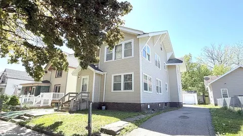 321 3rd St NW, Mason City, IA 50401
