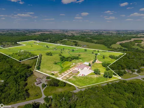 7820 SE Vandalia Rd, Runnells, IA 50237