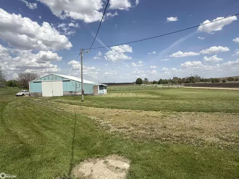 1831 220th St, State Center, IA 50247