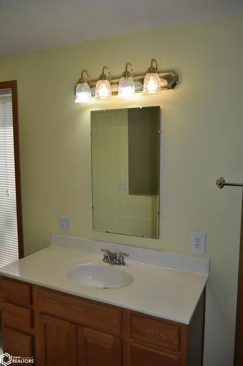 Bath - 19418 Timber Ave, Glidden, IA 51443 photo 1 of 4