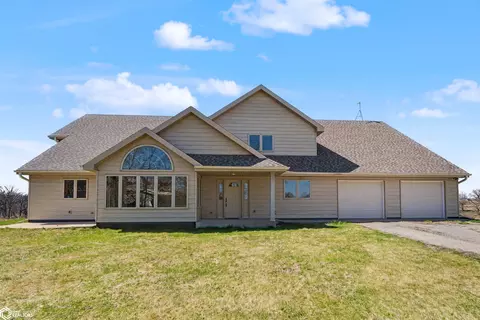 4224 20th St, Grinnell, IA 50112