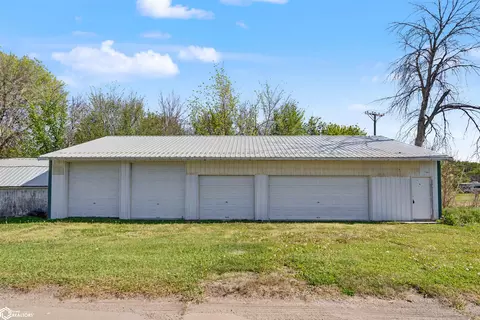 101 Front St, Gladbrook, IA 50635
