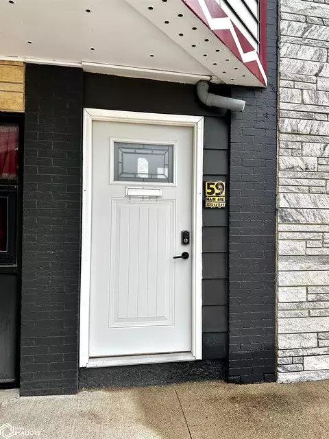 59 Main Ave S, Britt, IA 50423