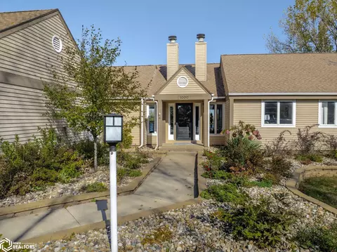 1000 Briarstone Dr, Mason City, IA 50401