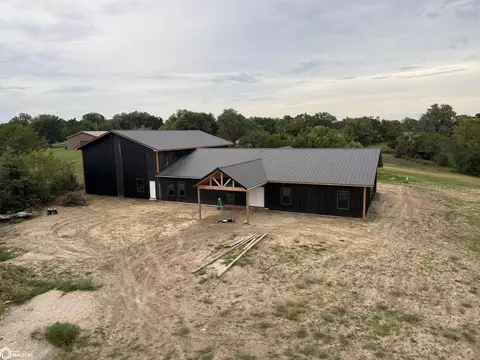 707 SE 6th St, Leon, IA 50144