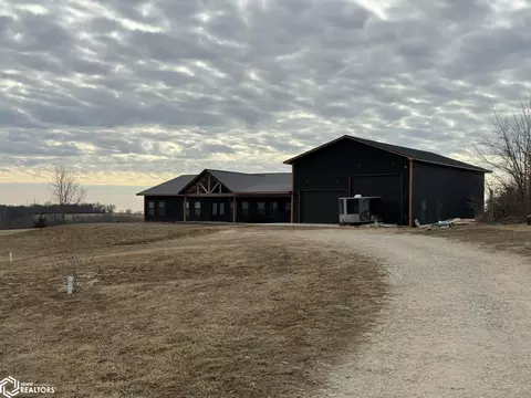 707 SE 6th St, Leon, IA 50144